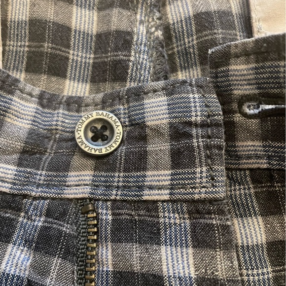 Men’s Tommy Bahama Shorts. Waist size is 34” Multi Colored pattern. - Picture 5 of 9